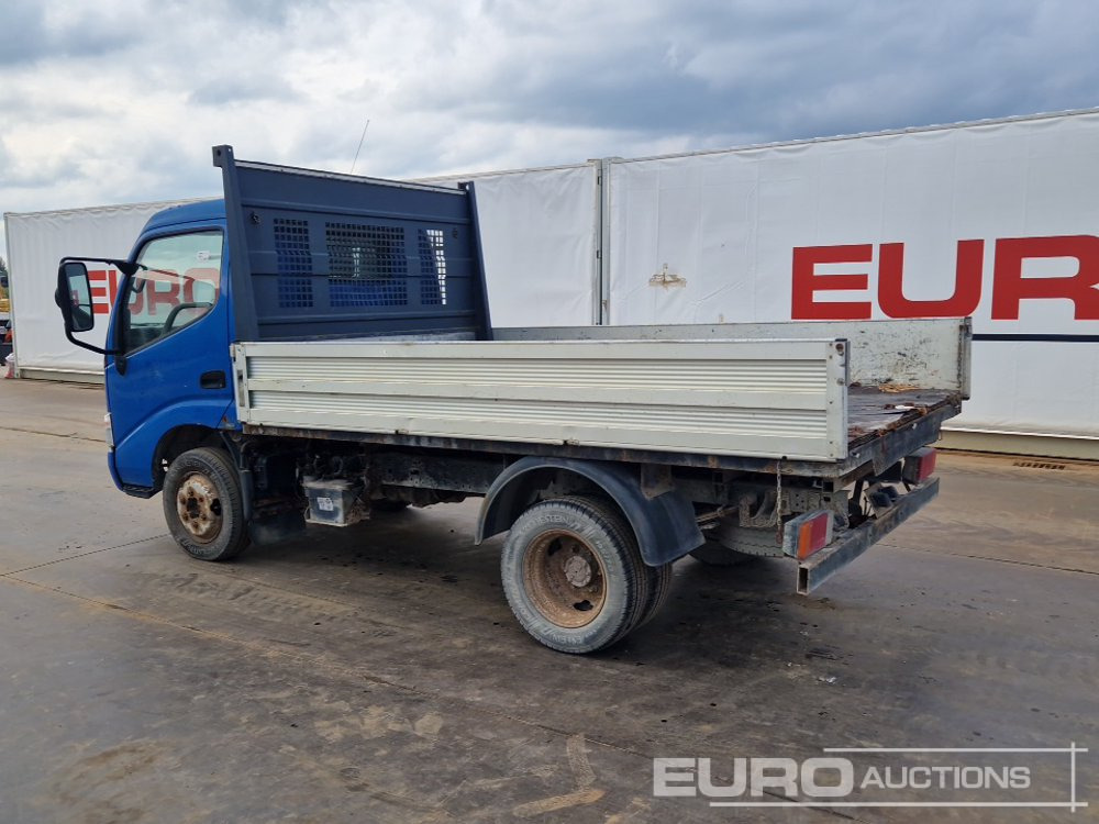 Toyota Dyna - Flatbed van: picture 3 Toyota Dyna - Flatbed van: picture 3
