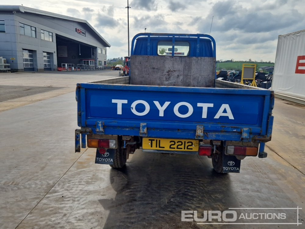 Toyota Dyna - Flatbed van: picture 4 Toyota Dyna - Flatbed van: picture 4