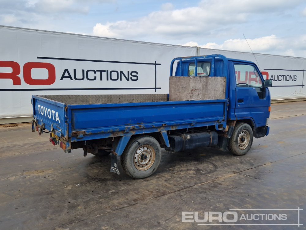 Toyota Dyna - Flatbed van: picture 5 Toyota Dyna - Flatbed van: picture 5