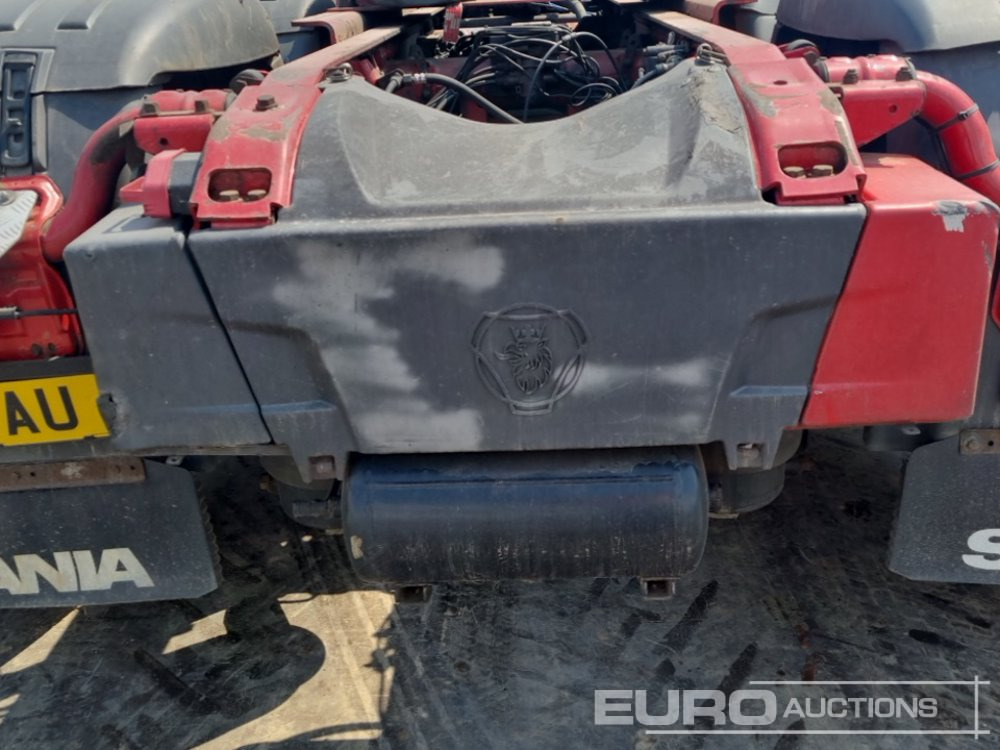 Tractor unit Scania R490: picture 17