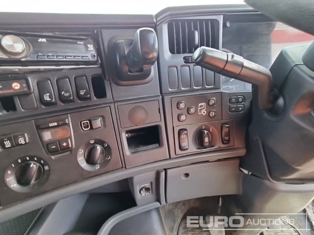 Tractor unit Scania R490: picture 29