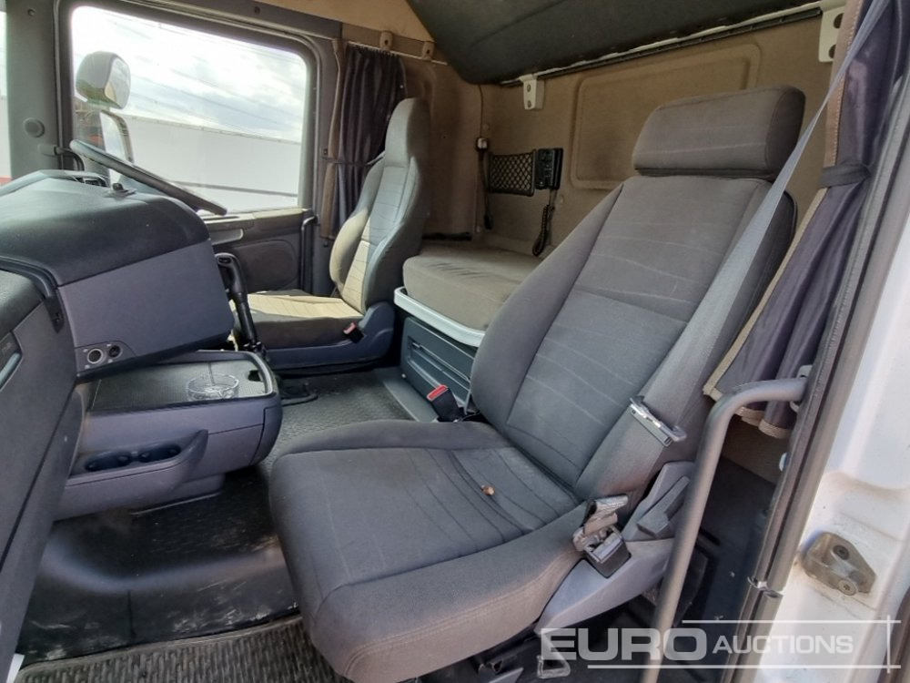 Tractor unit Scania R490: picture 22