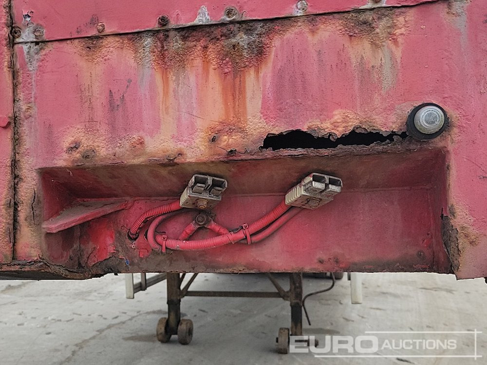 Low loader semi-trailer Tri Axle Low Loader Trailer, Winch, Hydraulic Ramp: picture 33