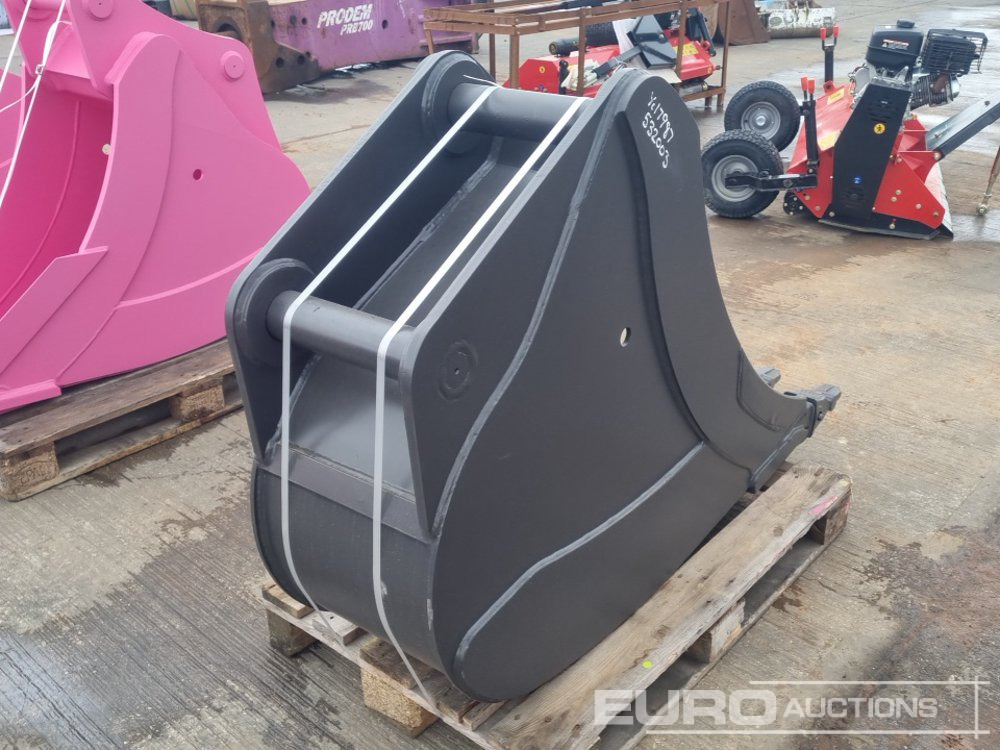New Bucket Unused 2024 Miller 18 Scoop Bucket 80mm Pin to suit 20 Ton Excavator: picture 7