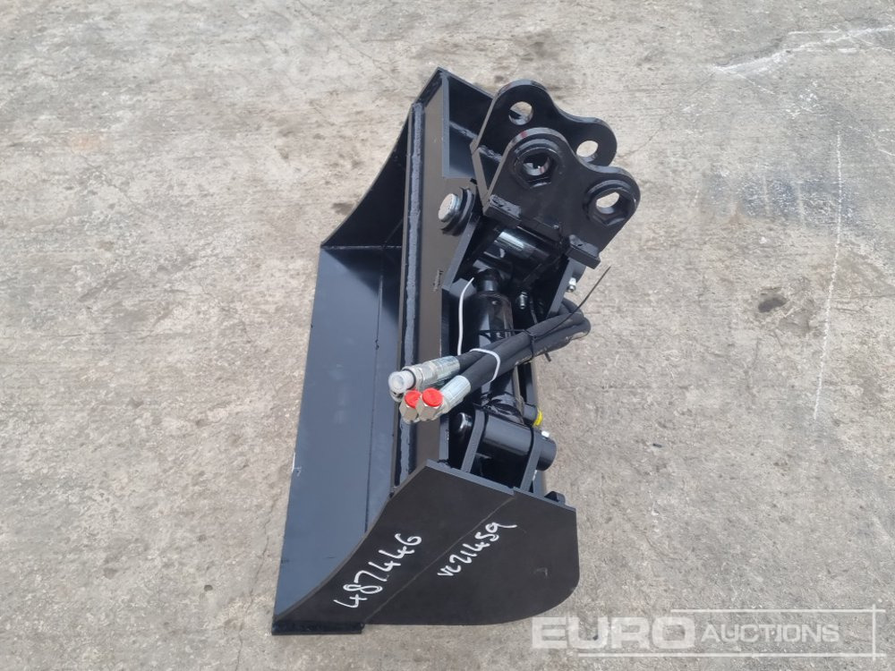 Unused 2025 Captok 24" Hydraulic Tilting Bucket 25mm Pin to suit Mini Excavator - Bucket: picture 2 Unused 2025 Captok 24" Hydraulic Tilting Bucket 25mm Pin to suit Mini Excavator - Bucket: picture 2