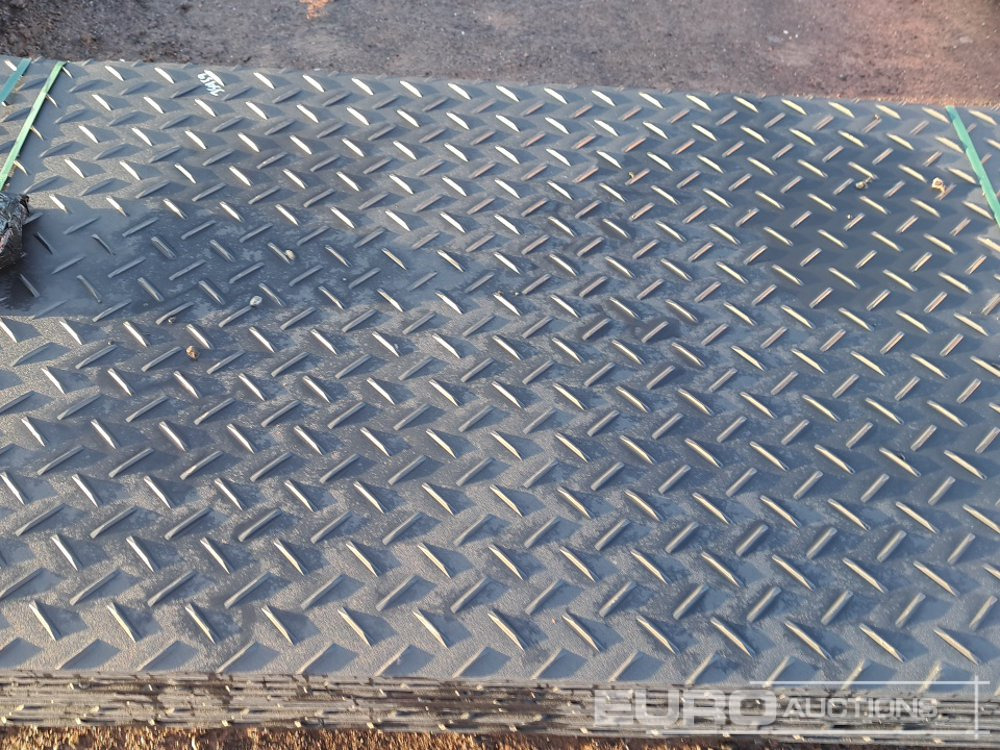 Construction equipment Unused 8' x 4' Plastic Road Mats (10 of): picture 6