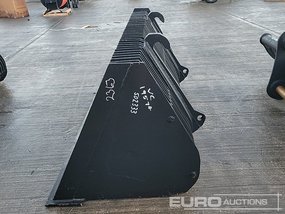 Unused 90" Riddle Bucket to suit JCB Telehandler - Bucket: picture 2 Unused 90" Riddle Bucket to suit JCB Telehandler - Bucket: picture 2
