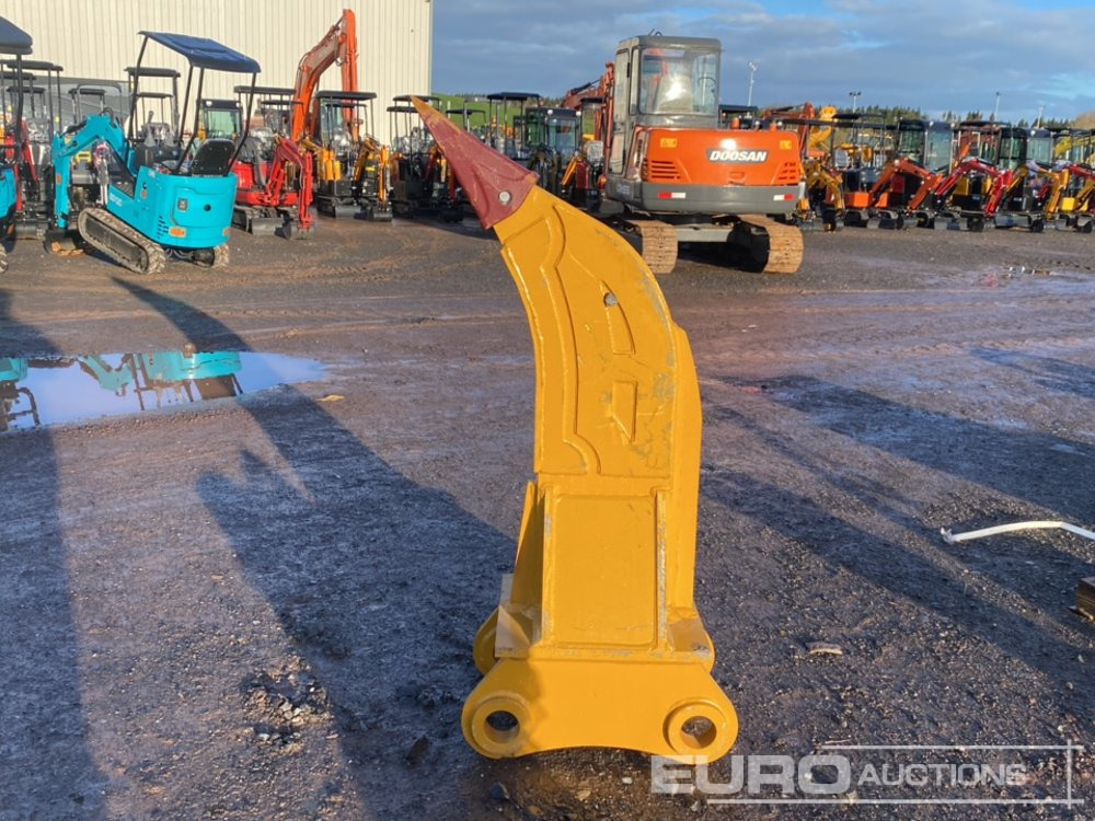 Unused GIYI Ripper 80mm Pin to suit 20 Ton Excavator - Bucket: picture 2 Unused GIYI Ripper 80mm Pin to suit 20 Ton Excavator - Bucket: picture 2