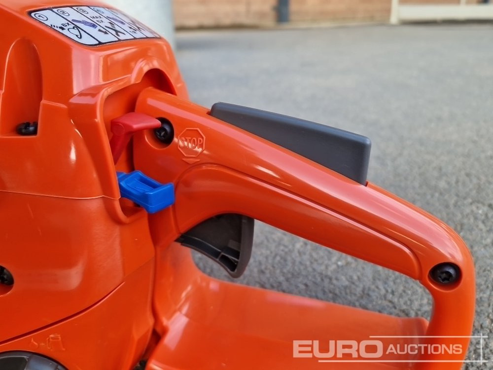 Workshop equipment Unused Husqvarna 120 Mark II 14" Petrol Chain Saw: picture 18