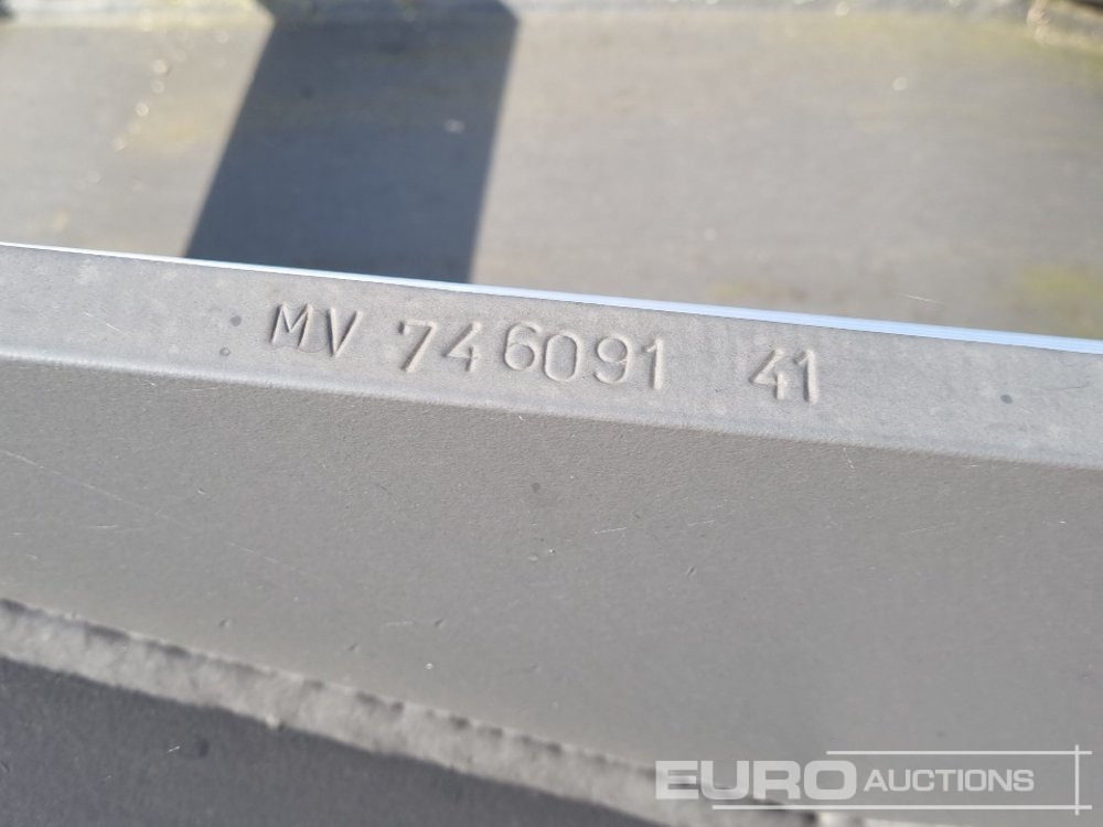 New Bucket Unused Miller 30" Scoop Bucket 80mm Pin to suit 20 Ton Excavator: picture 14