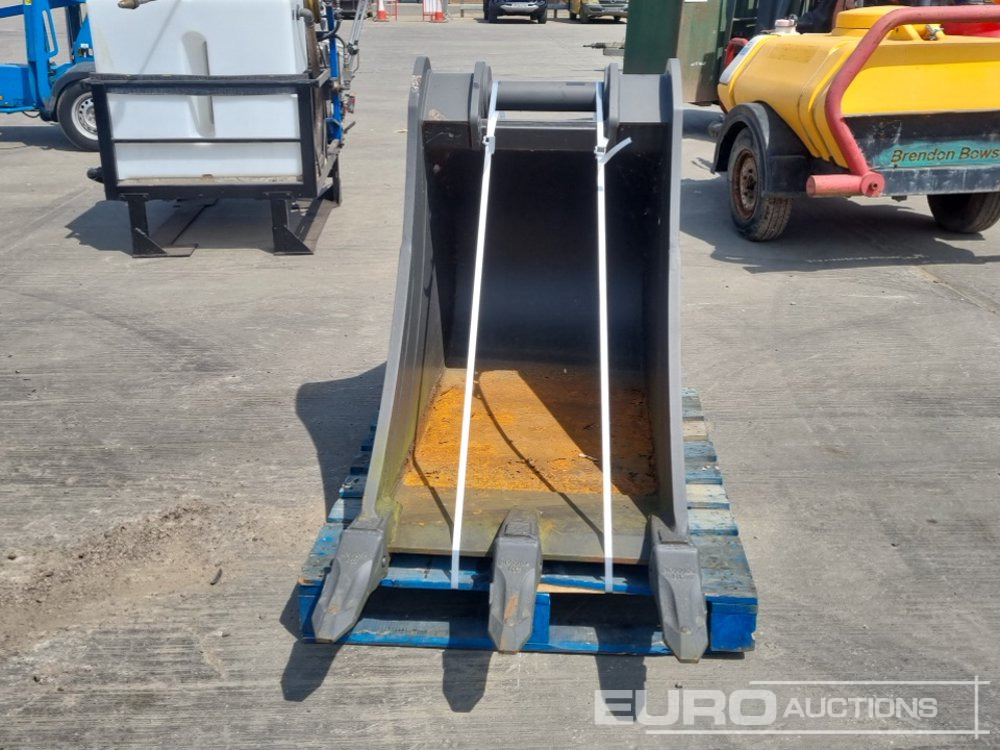 New Bucket Unused Miller 30" Scoop Bucket 80mm Pin to suit 20 Ton Excavator: picture 8