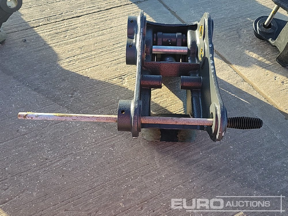 Unused Miller QH 45mm Pin to suit 4-6 Ton Excavator - Quick coupler: picture 4 Unused Miller QH 45mm Pin to suit 4-6 Ton Excavator - Quick coupler: picture 4