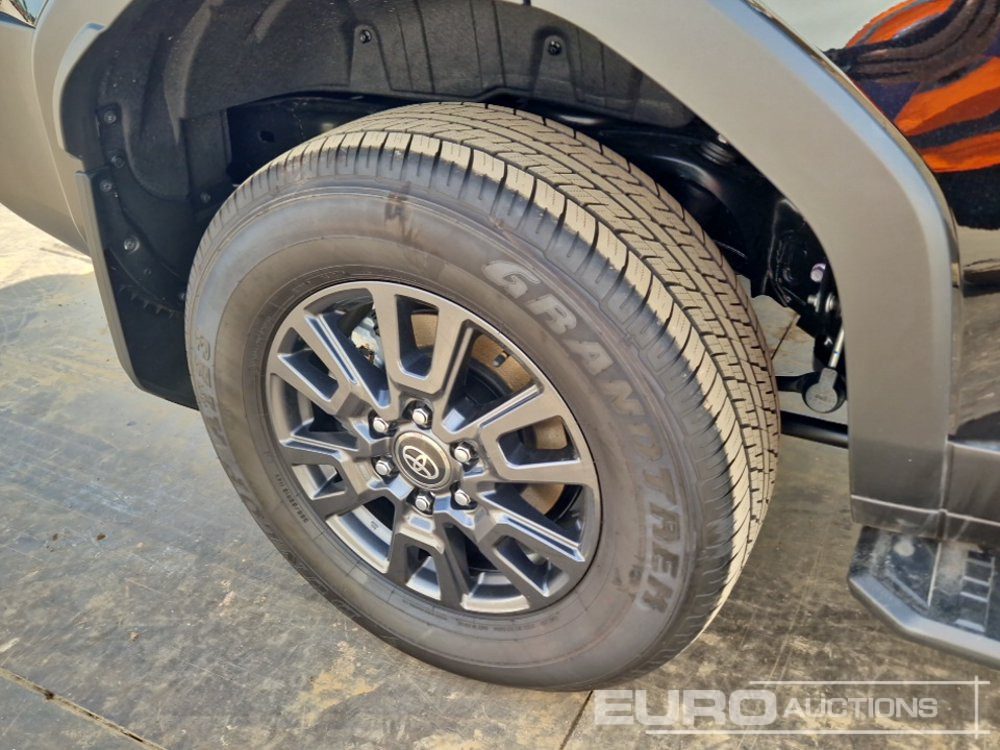 SUV Unused Toyota Land Cruiser: picture 12