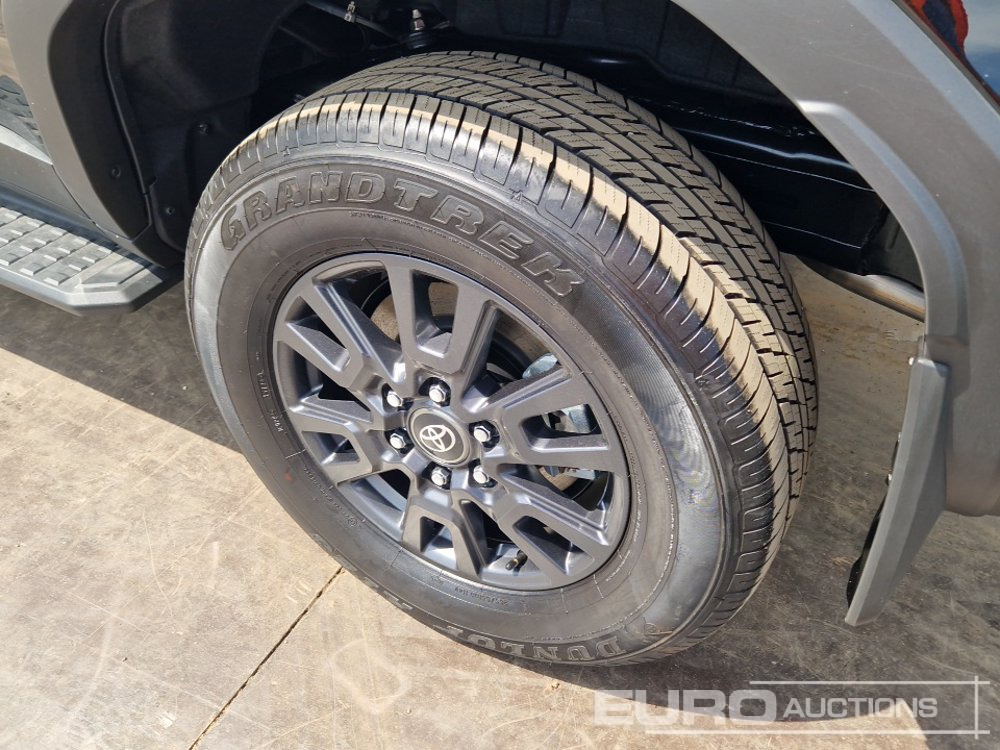 SUV Unused Toyota Land Cruiser: picture 9