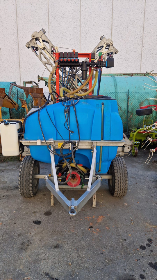 Botte da diserbo con barra usata GB 600 lt-12 mt - Garden equipment: picture 2 Botte da diserbo con barra usata GB 600 lt-12 mt - Garden equipment: picture 2