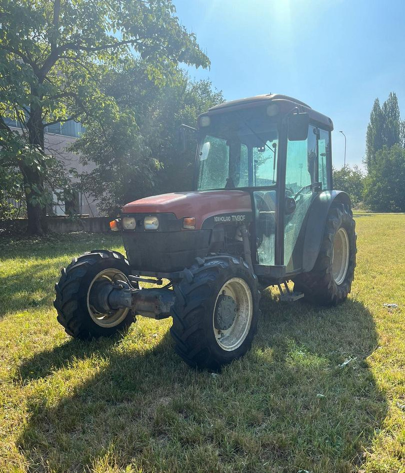 Trattore usato New Holland TNF90 - Farm tractor: picture 1 Trattore usato New Holland TNF90 - Farm tractor: picture 1