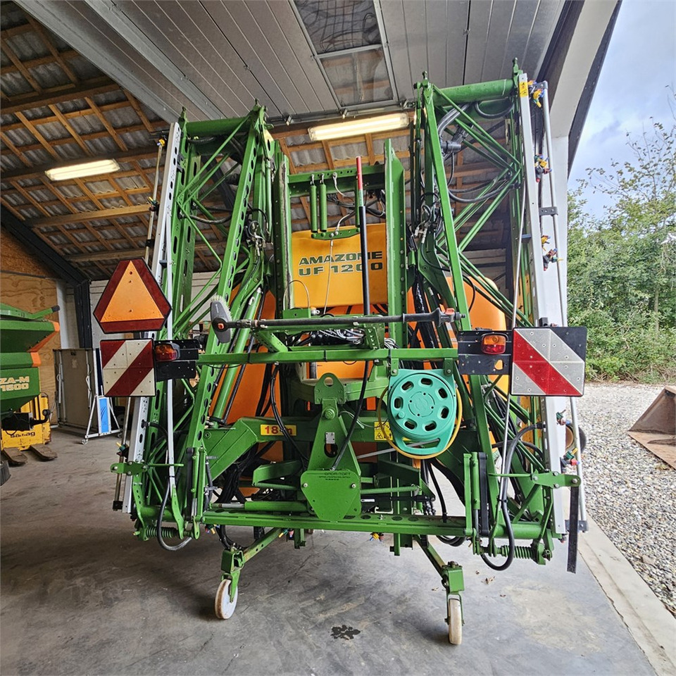 Amazone UF1200 - Sprayer: picture 2 Amazone UF1200 - Sprayer: picture 2