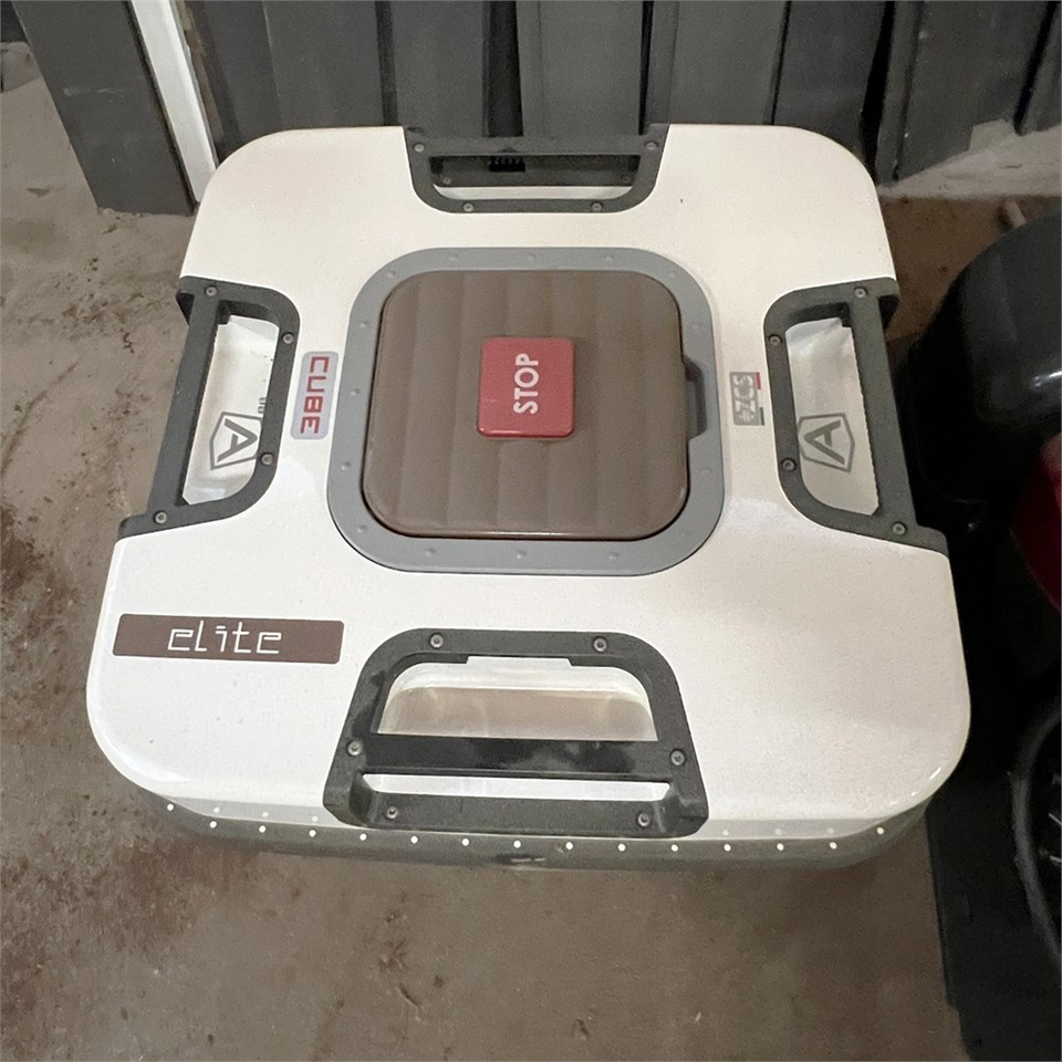 Ambrogio Cube Elite 4 WD - Garden mower: picture 4 Ambrogio Cube Elite 4 WD - Garden mower: picture 4