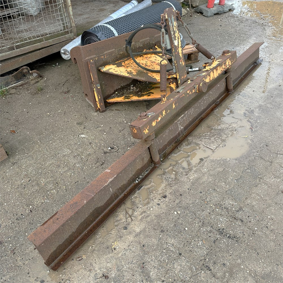 ABC Afretter / vibrator - Attachment for Construction machinery: picture 1 ABC Afretter / vibrator - Attachment for Construction machinery: picture 1