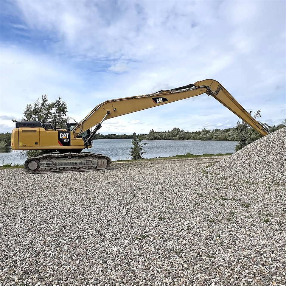 Crawler excavator Caterpillar 352 F LRE: picture 12