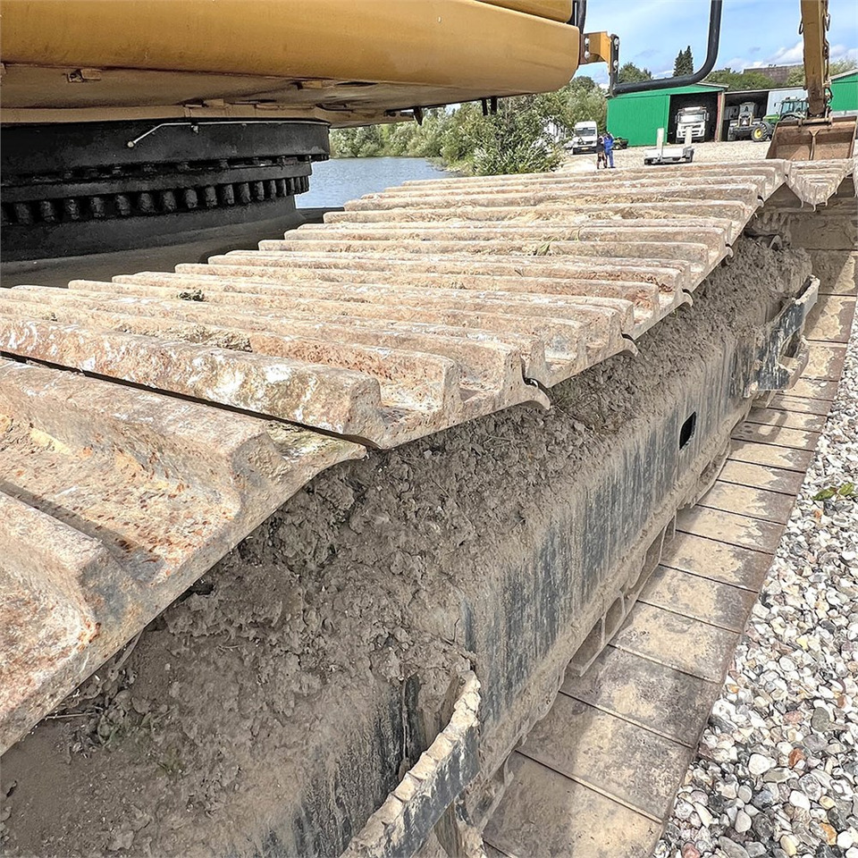 Crawler excavator Caterpillar 352 F LRE: picture 45