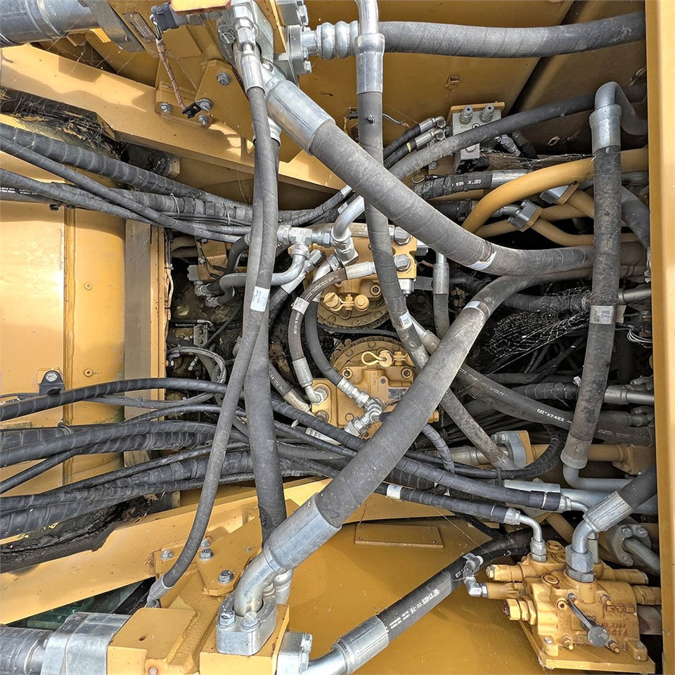 Crawler excavator Caterpillar 352 F LRE: picture 34