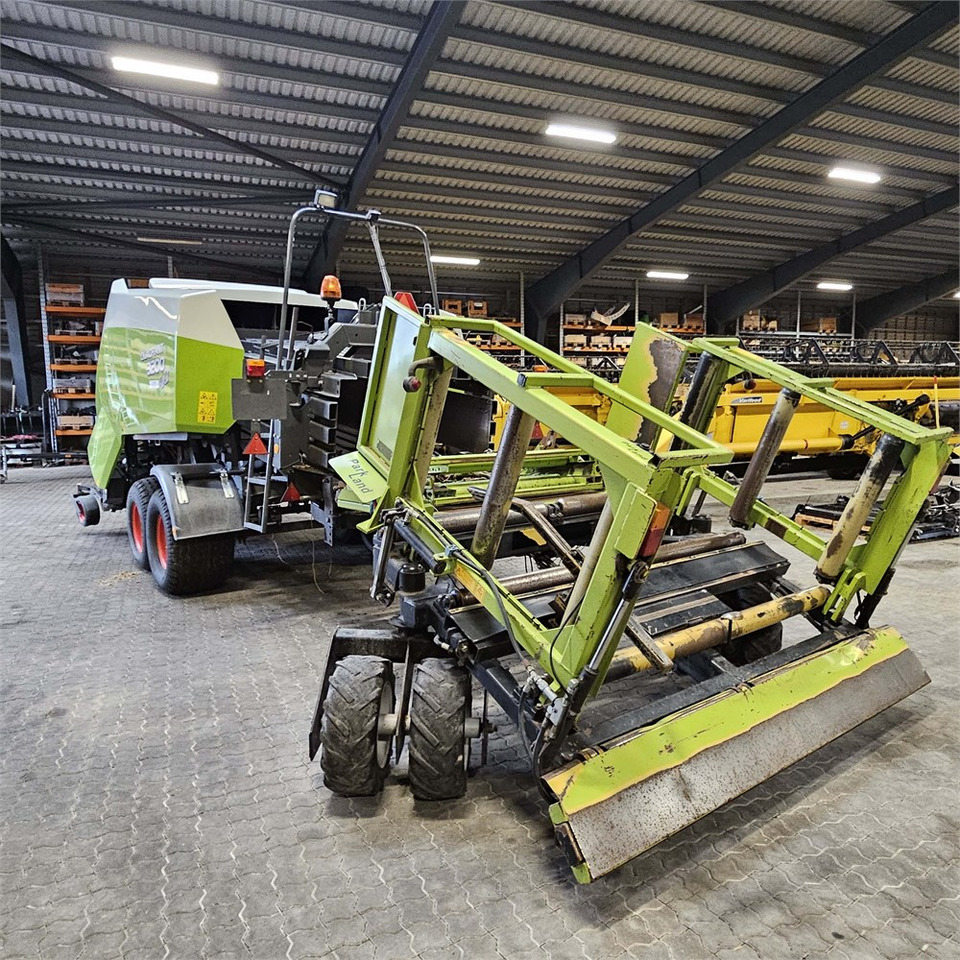 Claas QUADRANT 3200 FC - Hay and forage equipment: picture 3 Claas QUADRANT 3200 FC - Hay and forage equipment: picture 3