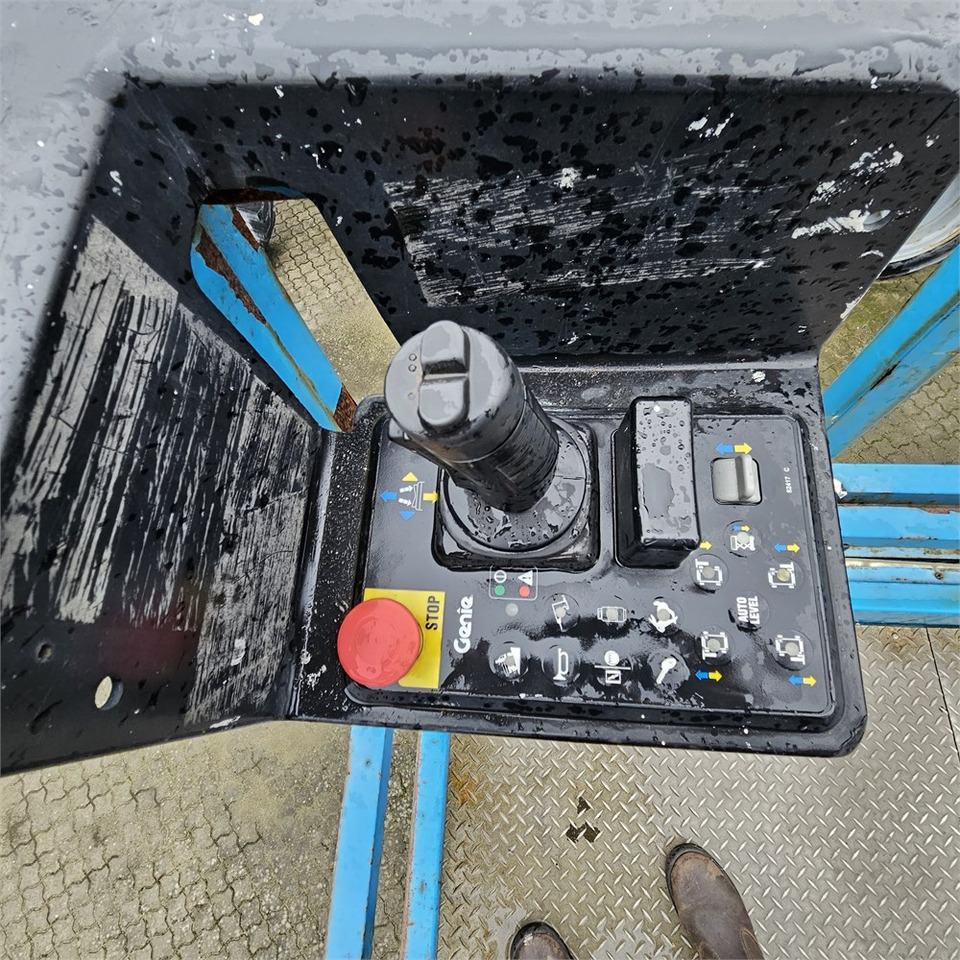 Scissor lift Genie GS-5390: picture 11