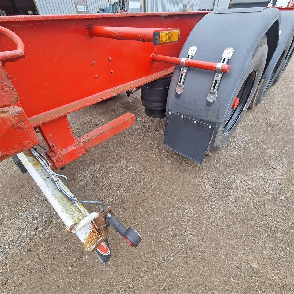 Container transporter/ Swap body semi-trailer HFR Container chassis: picture 24