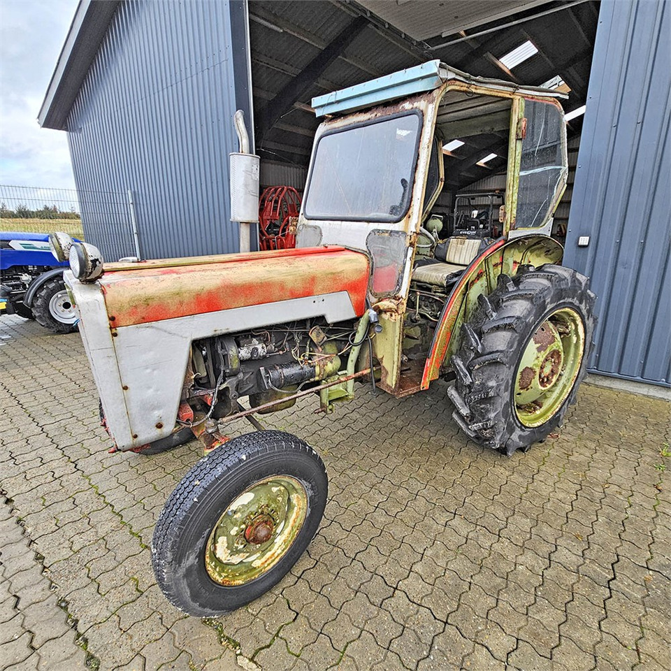 IH 276 - Farm tractor: picture 1 IH 276 - Farm tractor: picture 1