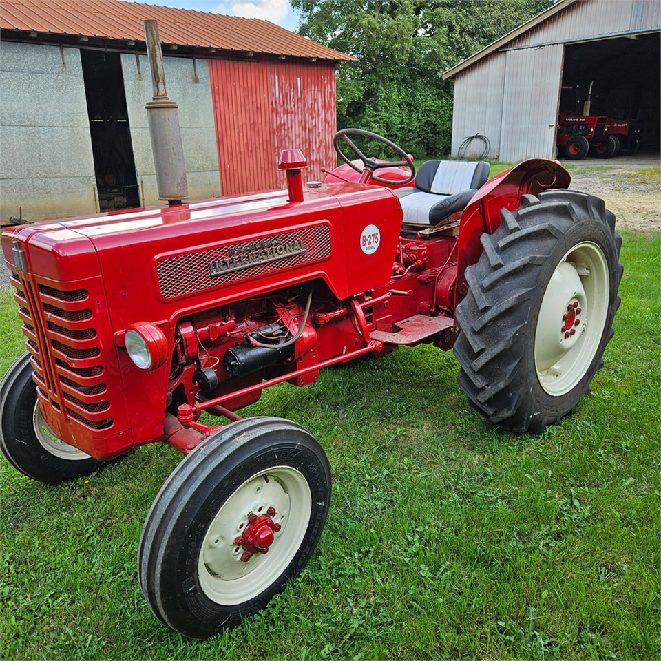 IH B-275 - Farm tractor: picture 1 IH B-275 - Farm tractor: picture 1
