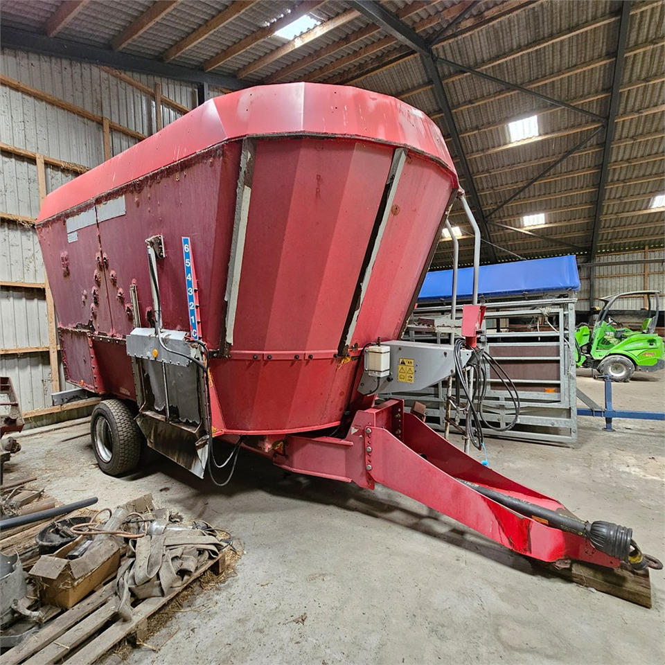 JF VF - Livestock equipment: picture 1 JF VF - Livestock equipment: picture 1