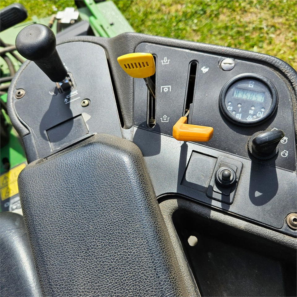 John Deere 2500B PrecisionCut on lease John Deere 2500B PrecisionCut: picture 12