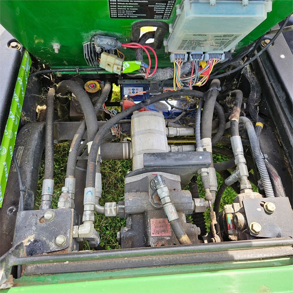 John Deere 2500B PrecisionCut on lease John Deere 2500B PrecisionCut: picture 20