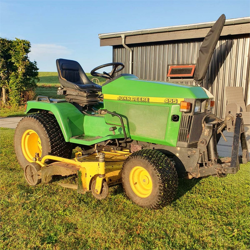 John Deere 455 - Garden mower: picture 2 John Deere 455 - Garden mower: picture 2