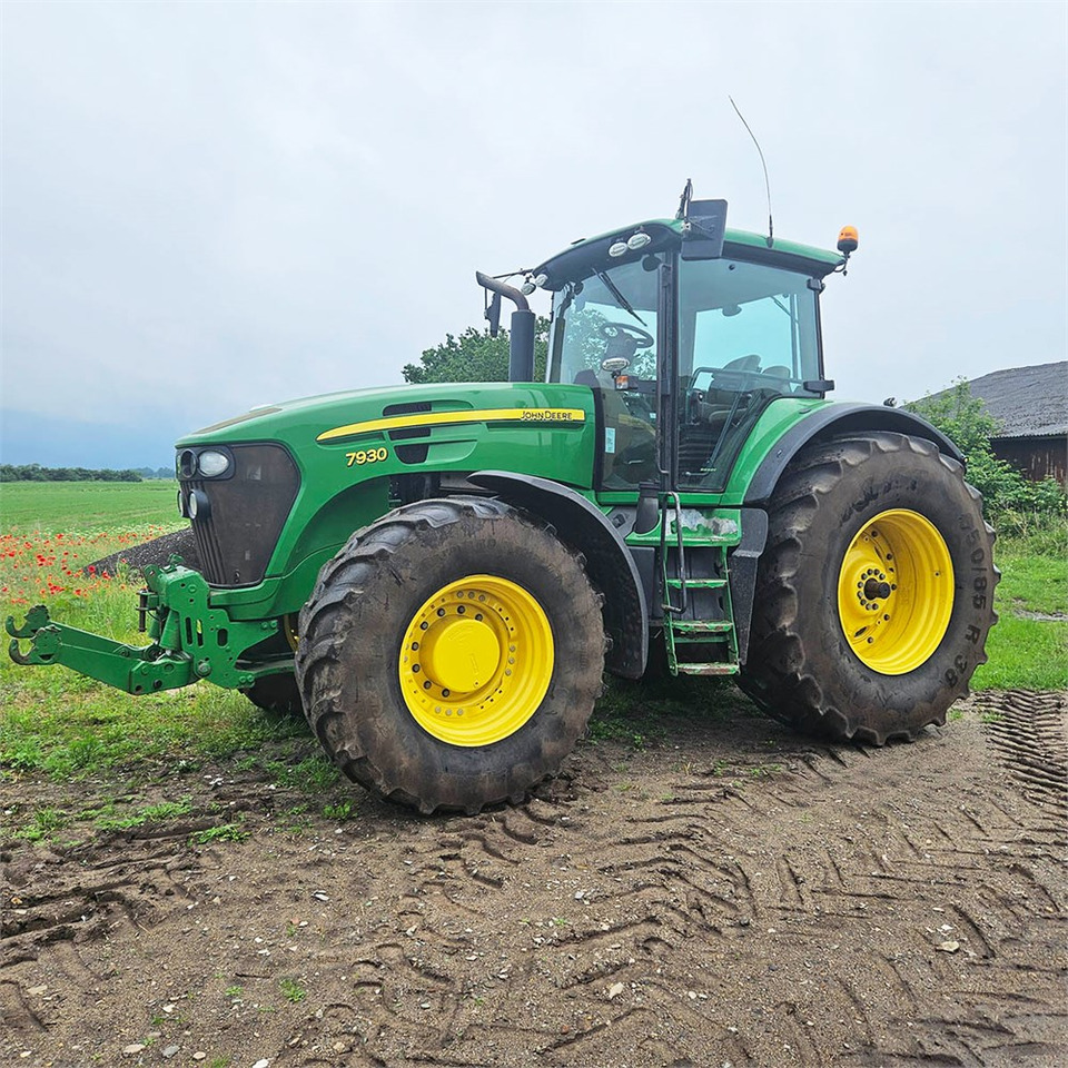 John Deere 7930 - Farm tractor: picture 1 John Deere 7930 - Farm tractor: picture 1
