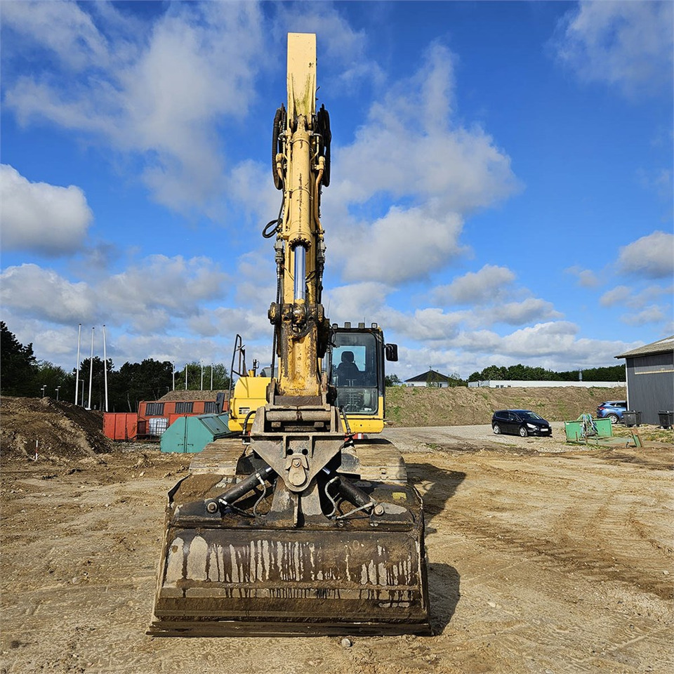 Crawler excavator Komatsu PC240 LC-8: picture 8