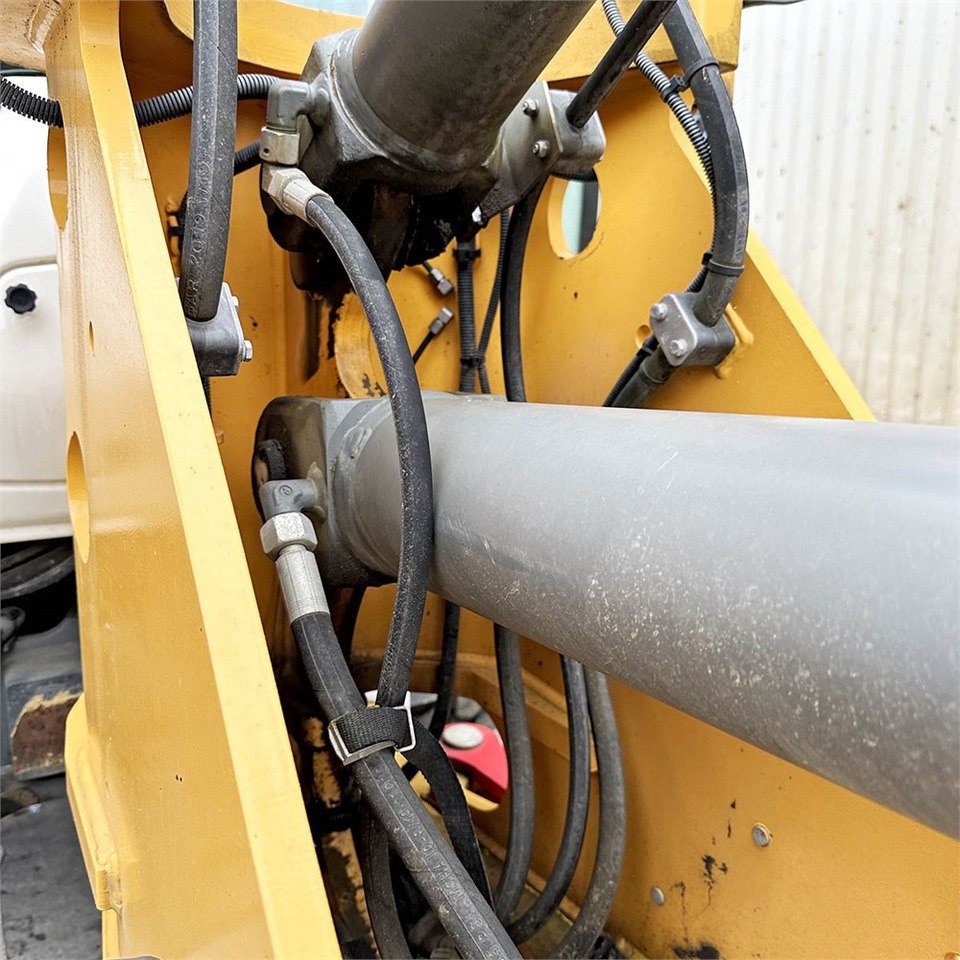 Wheel loader Liebherr L506C: picture 22