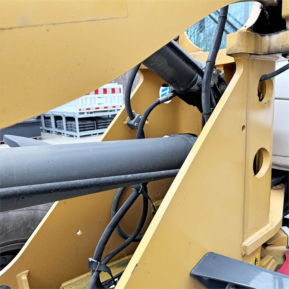Wheel loader Liebherr L506C: picture 27