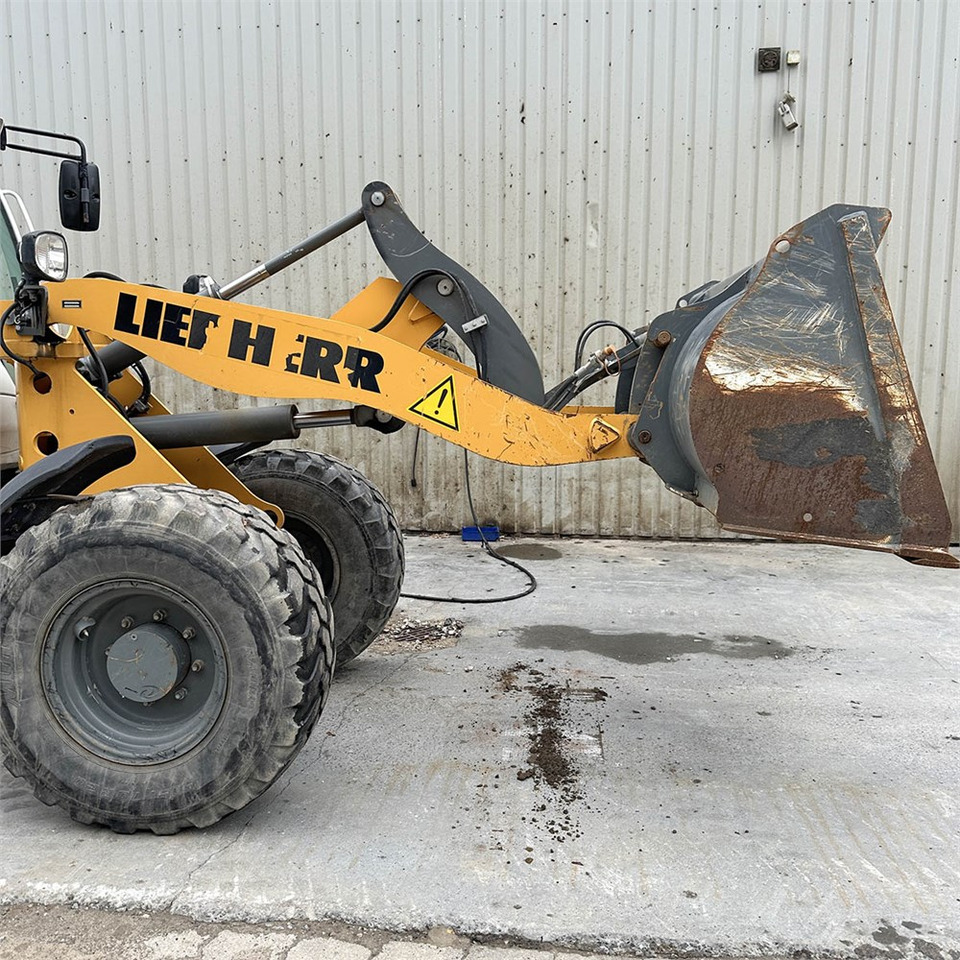 Wheel loader Liebherr L506C: picture 21