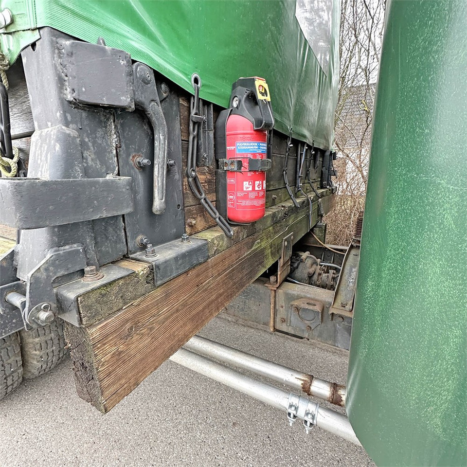 Curtainsider truck Magirus Deutz 125 A: picture 38