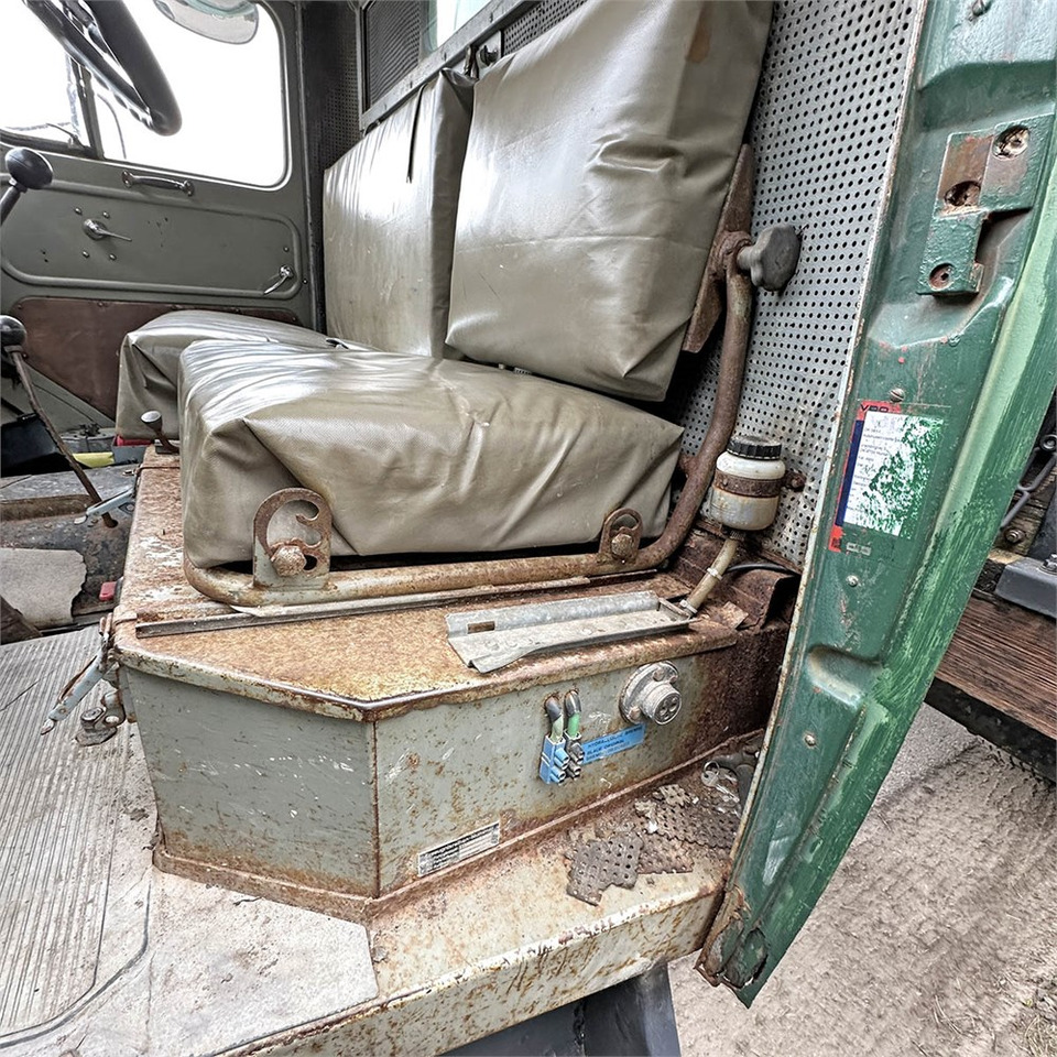 Curtainsider truck Magirus Deutz 125 A: picture 14