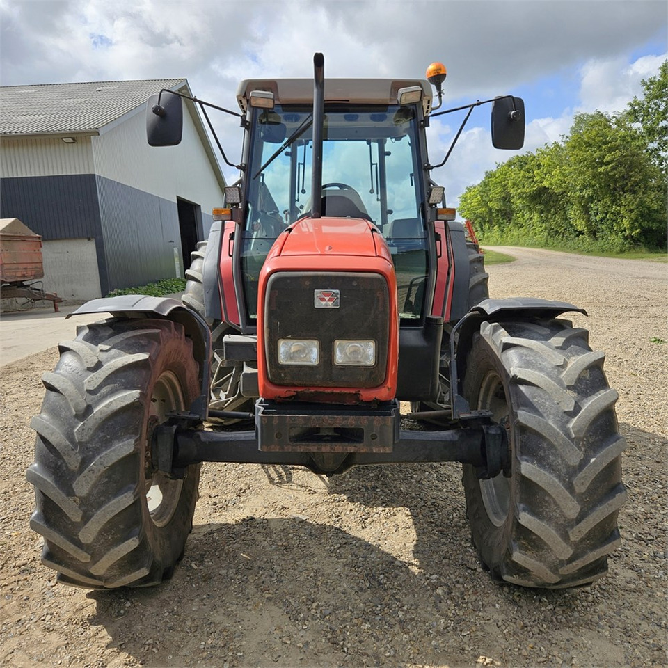 Massey Ferguson 4270 - Farm tractor: picture 5 Massey Ferguson 4270 - Farm tractor: picture 5