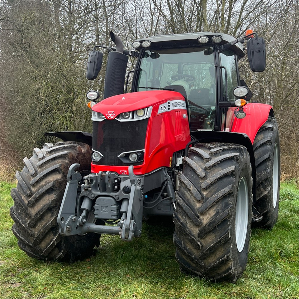 Massey Ferguson 7726 S - Farm tractor: picture 2 Massey Ferguson 7726 S - Farm tractor: picture 2