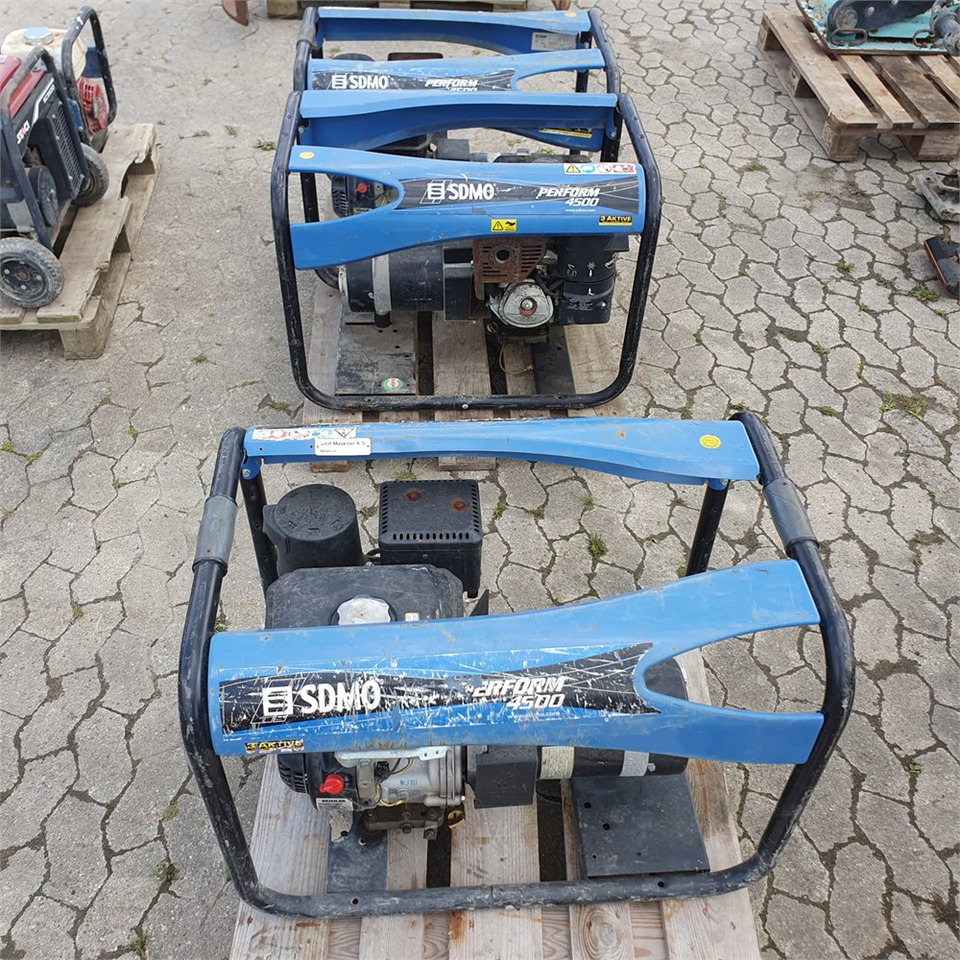 SDMO 4500 - Generator set: picture 1 SDMO 4500 - Generator set: picture 1