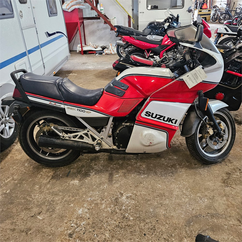 Suzuki GSX1100EF - Motorcycle: picture 2 Suzuki GSX1100EF - Motorcycle: picture 2