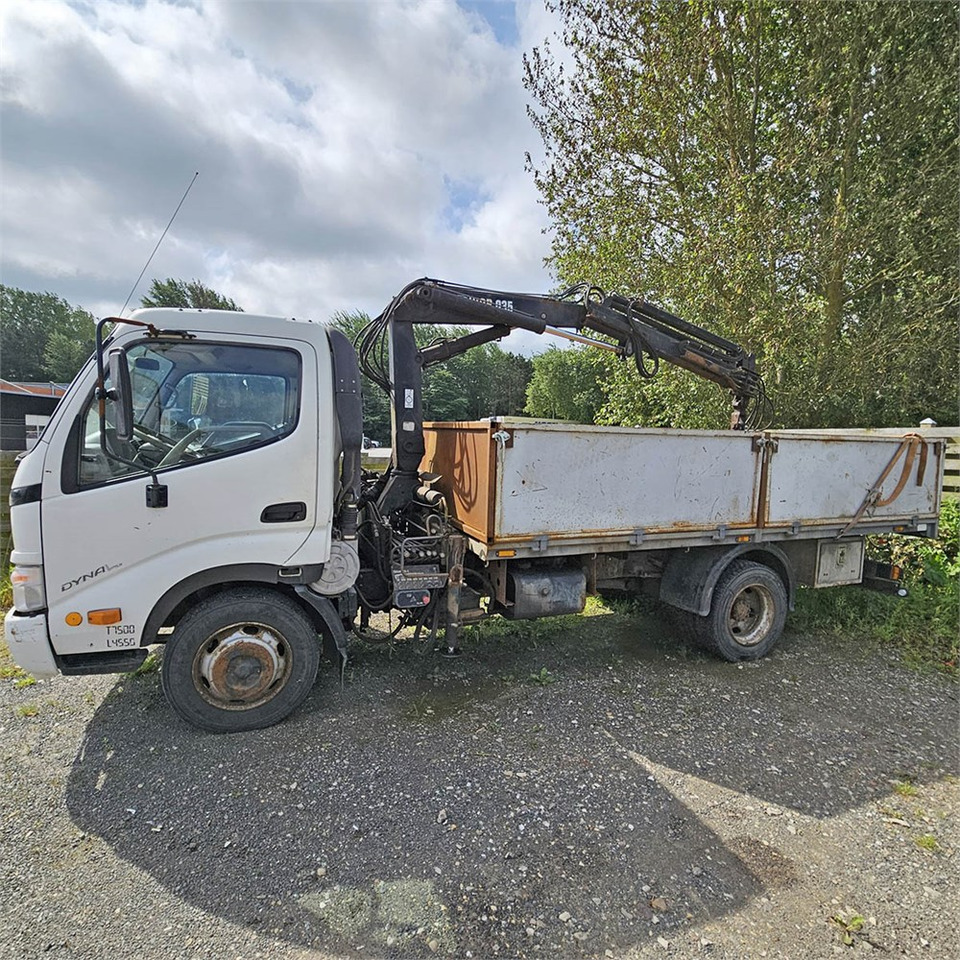 Toyota Dyna 200 - Dropside/ Flatbed truck: picture 1 Toyota Dyna 200 - Dropside/ Flatbed truck: picture 1