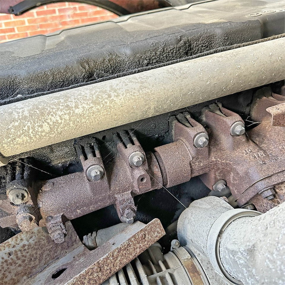 Tractor unit MAN TG 26.6x2-2 BLS: picture 30