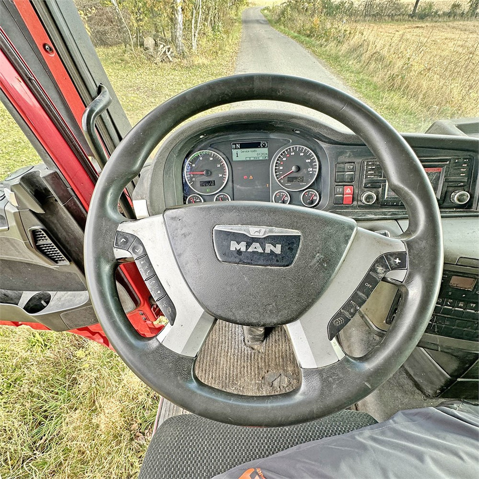 Tractor unit MAN TG 26.6x2-2 BLS: picture 14