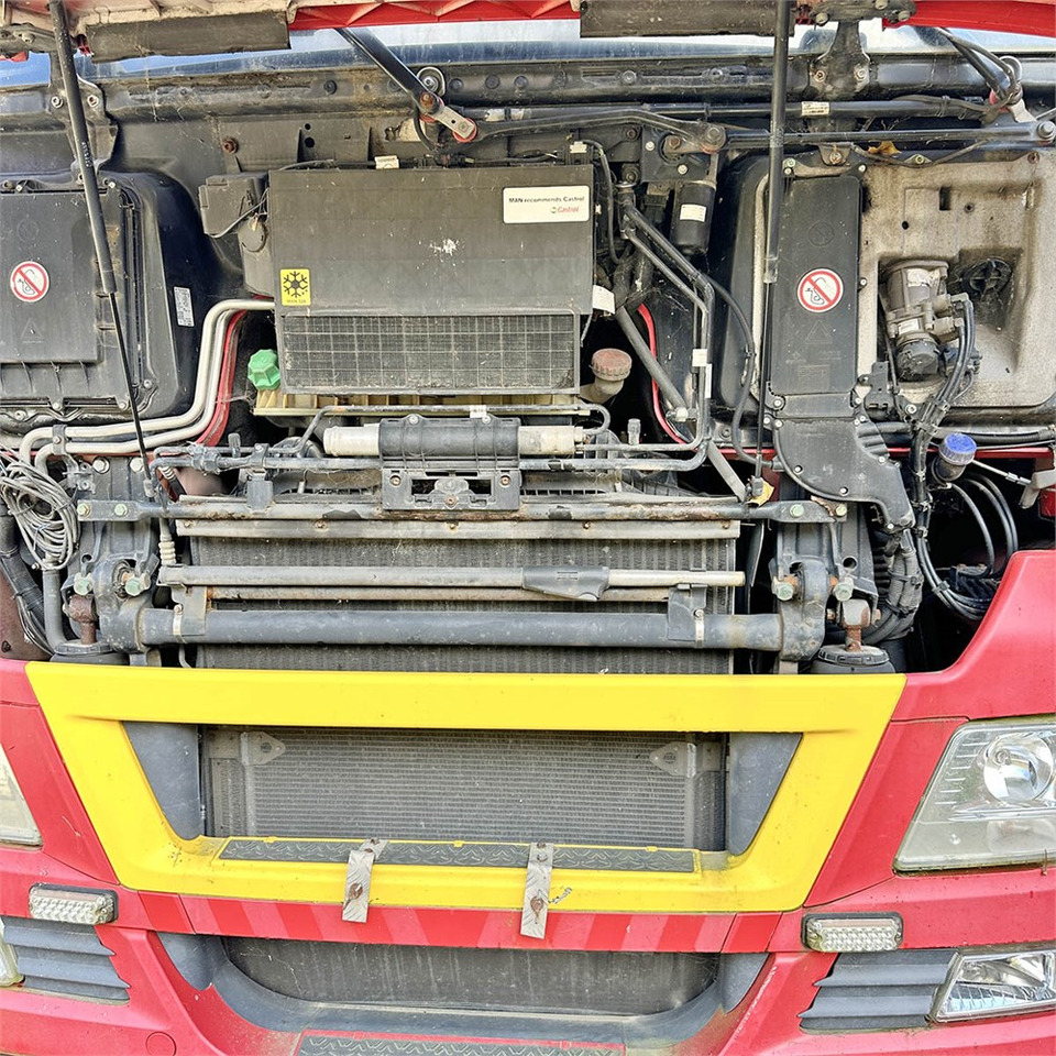 Tractor unit MAN TG 26.6x2-2 BLS: picture 27